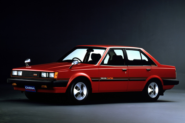 日本で初めてDOHCのターボエンジンが設定された3代目「トヨタ・カリーナ」。1982年9月に追加された「GT-T」「GT-TR」に搭載された。