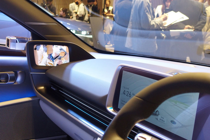 ヒョンデ・アイオニック6（デジタルサイドミラーのディスプレイ）