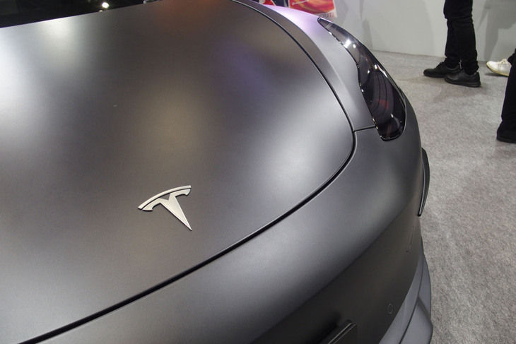 SA KOBEテスラ・モデル3