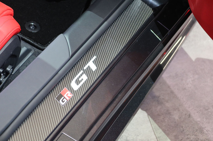 トヨタGR GT（サイドシル）