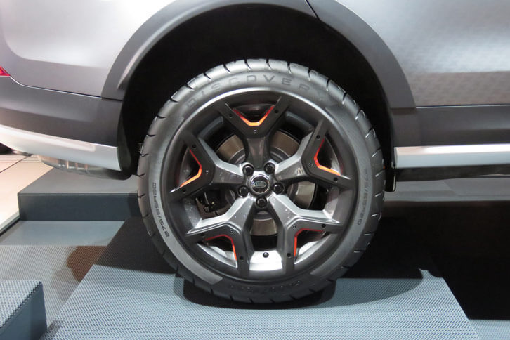 ランドローバー・ディスカバリーSVX