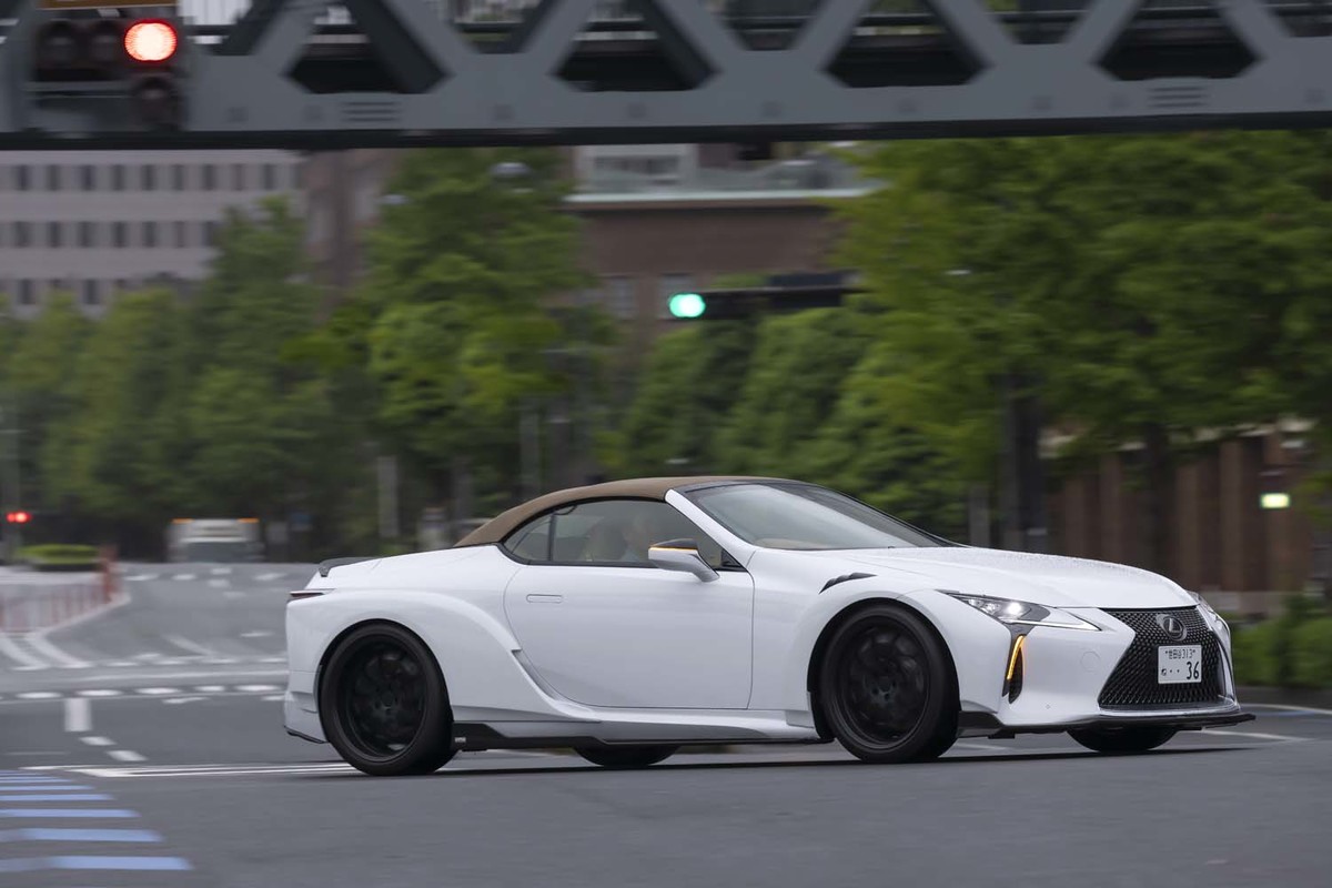 TOM'SレクサスLC500コンバーチブル（FR/10AT）【試乗記】 YAZAWAは