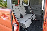 「スズキ・スペーシア」がフルモデルチェンジ　後席の座面に新機軸を採用の画像