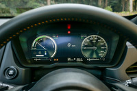 12.3インチのフル液晶メーター。ターボ車のベースグレード「スポーツ」以外の全車に標準で搭載される。