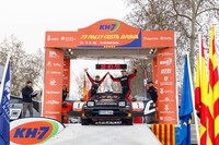 全ステージベストの完全試合を達成したラトバラ／フッシ組。走りは当然として、立ち居振る舞いのカッコよさもさすが世界レベルで戦ってきた選手。