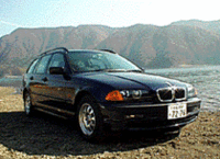 BMW「318iツーリング」に乗る