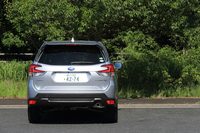 専用外装の「X-BREAK」を除くと外装色の設定は各グレード共通で、テスト車に採用されていた「アイスシルバーメタリック」を含む全9色から選択できる。