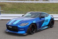 レイズのデモカーである「日産フェアレディZ」には、ボルクレーシングシリーズの新製品「NE24クラブスポーツ」が。軽量かつ高剛性な鍛造ホイールで、リム幅とインセットを車種ごとに絞っているのが特徴だ。