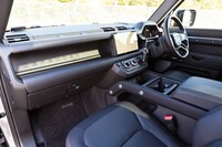 ディフェンダー130アウトバウンド（4WD/8AT）／フィアット・ドブロ（FF/8AT）／アバルト500eツーリスモ カブリオレ（FWD）【試乗記】の画像