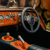 ケータハムが「スーパーセブン2000」を発売　クラシックな装いの軽量スポーツカーの画像