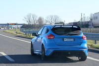 アウトストラーダを行く3代目の「RS」。サンマリノ共和国のナンバープレートが付いていた。