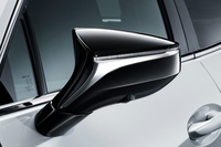 コンパクトSUV「レクサスUX」の特別仕様車“エレガントブラック”登場の画像