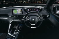 新型「3008」のインテリア。写真は限定モデル「GTライン デビューエディション」のもの。