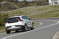 ボルボV40クロスカントリー T4 ノルディック（FF/6AT）【試乗記】の画像