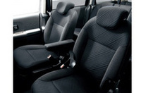 「日産ラフェスタ」に、お馴染み「ハイウェイスター」登場の画像