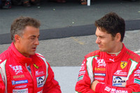 こちらは、日本でもおなじみのふたり。フェラーリを駆るジャン・アレジ（写真左）とジャンカルロ・フィジケラ。