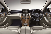 本革仕様車（内装色：クリスタルグレー）のインテリア。
    