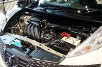 ジュークの心臓部。当面は、エコカー減税対応の1.5リッター直4のみ。