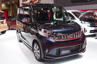 世界初披露となる2014年発売予定の「eKスペース」。