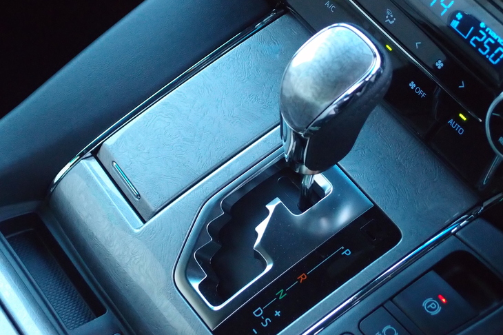 アルファード エグゼクティブラウンジS（シルバー木目調加飾）