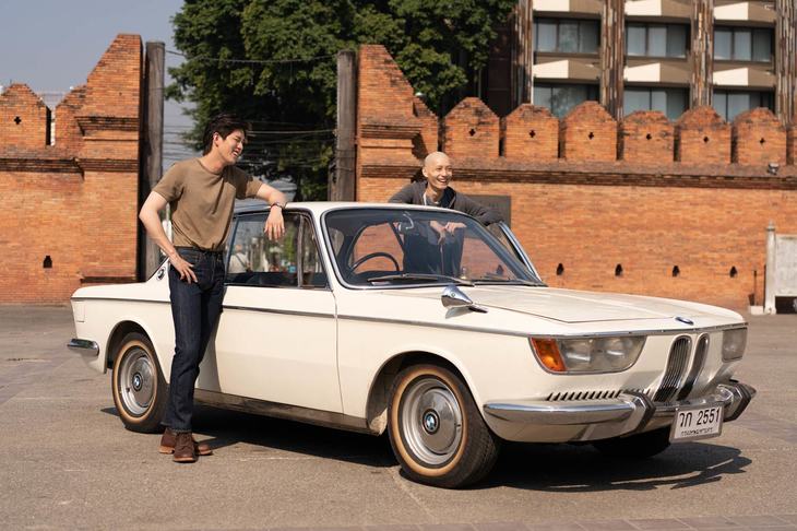 「BMW 2000C」
	「BMW 3200CS」の後継として1965年にデビューした2ドアクーペ。2リッターSOHCエンジンを搭載する。チューニングを高めたハイチューン版の「2000CS」もあった。