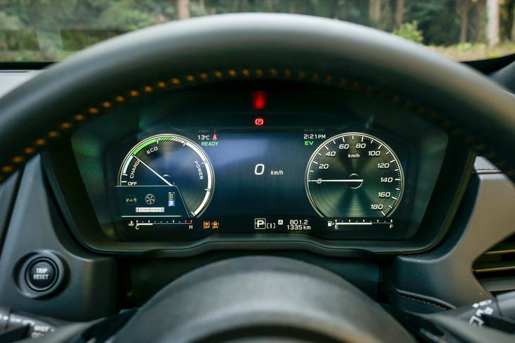 12.3インチのフル液晶メーター。ターボ車のベースグレード「スポーツ」以外の全車に標準で搭載される。