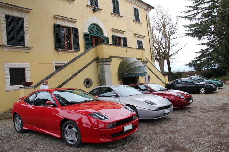 「クーペフィアット」。2011年にトスカーナ・シエナ県で開催されたファンミーティングで。