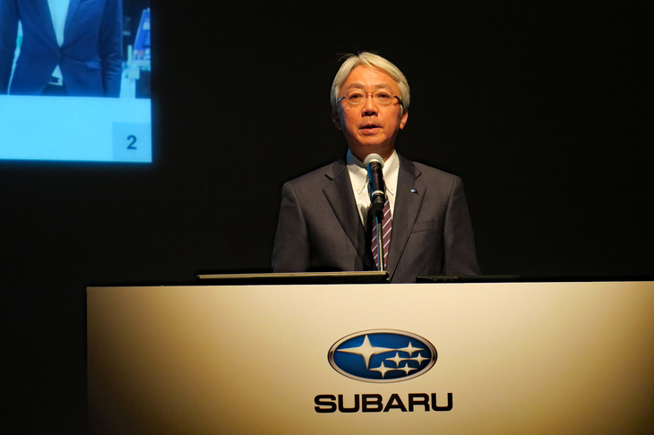 「SUBARU技術ミーティング」において、中期経営ビジョン「STEP」の内容を再確認するスバルの中村知美社長。