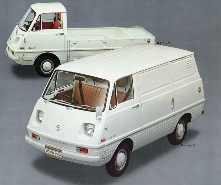 初代「マツダ・ボンゴ1000」の「ルートバン（パネルバン）」と「トラック」。初代「ファミリア」から流用した総アルミ製の直4 OHVエンジンは、当初の782ccから1968年に1リッターに拡大された。