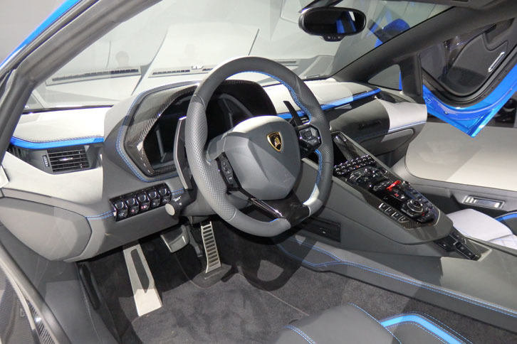 ランボルギーニ・アヴェンタドールS（コックピット）