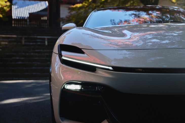 フェラーリ・プロサングエ（ヘッドランプ）