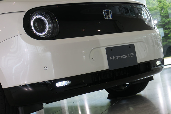 ホンダeアドバンス（フロントマスク）