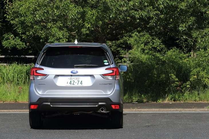 専用外装の「X-BREAK」を除くと外装色の設定は各グレード共通で、テスト車に採用されていた「アイスシルバーメタリック」を含む全9色から選択できる。