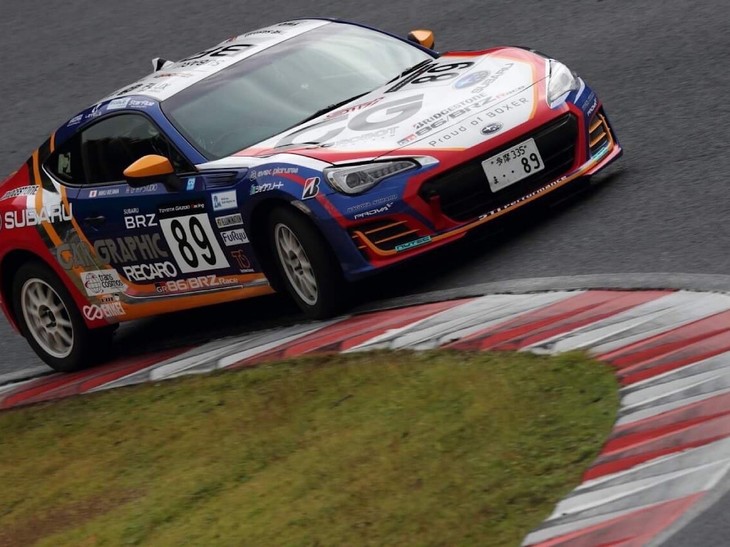 次はクラブマンシリーズ エキスパートクラスの専有走行です。完全にウエット路面の中での走行となりましたがとてもいいフィーリングで終えることができました。予選に向けていろいろと状況を確認し、今まで以上の力を確実に発揮できる状態にあると確信できたのがよかったです。