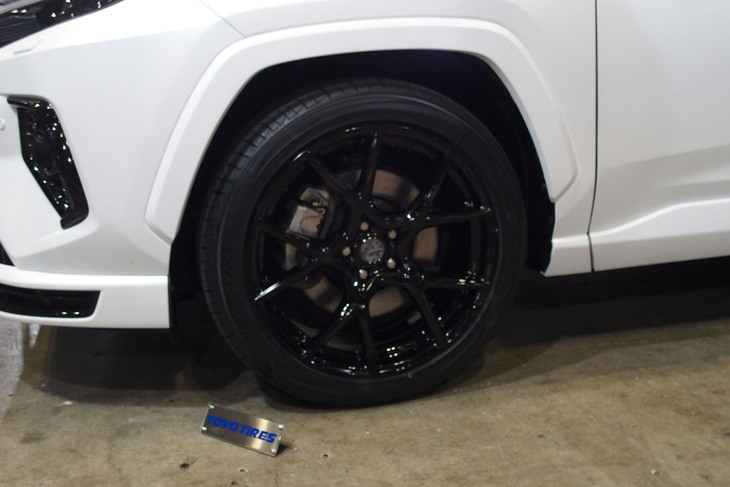 トヨタRAV4 PHEV-SPORTY PKG（フロントホイール）