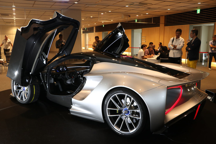 価格は180万～200万ポンド（邦貨換算で2億3500万～2億6500万円）となる予定。生産台数は130台のみとなっている。