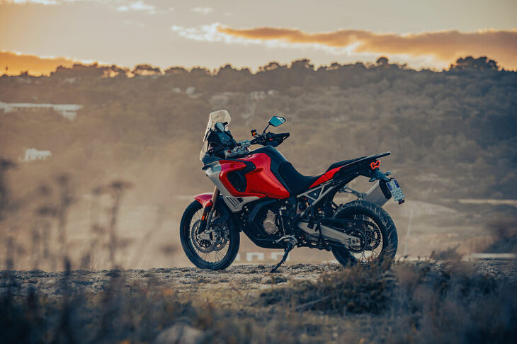 タフな走破性やパワフルさに加え、上質さや高い快適性も備えていた「MVアグスタ・エンデューロ ベローチェ」。人気のアドベンチャーカテゴリーに新風を吹き込む一台となりそうだ。