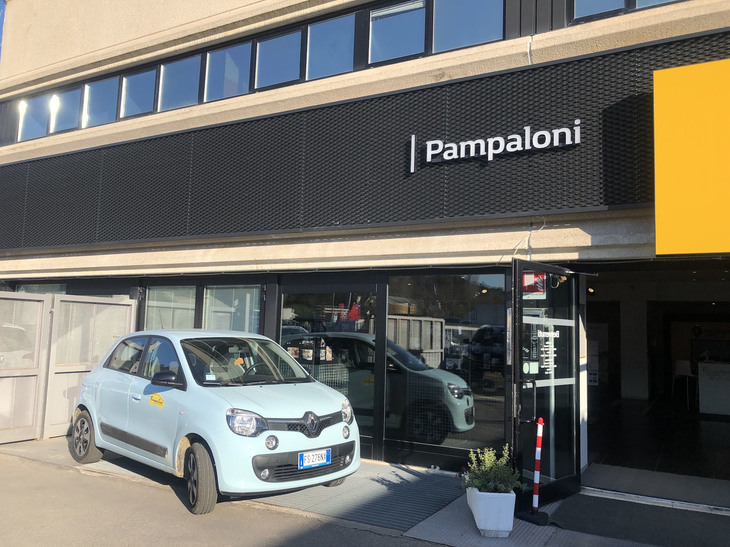 新たなデザインは、黒のメッシュが基調だ。