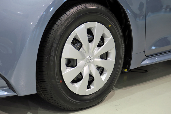 トヨタ・カローラ ツーリング ハイブリッドG-X（タイヤ＆ホイール）