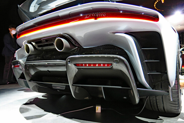 フェラーリSF90 XXストラダーレ（マフラー＆リアディフューザー）