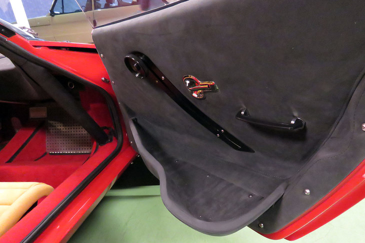 the STR（インテリア）