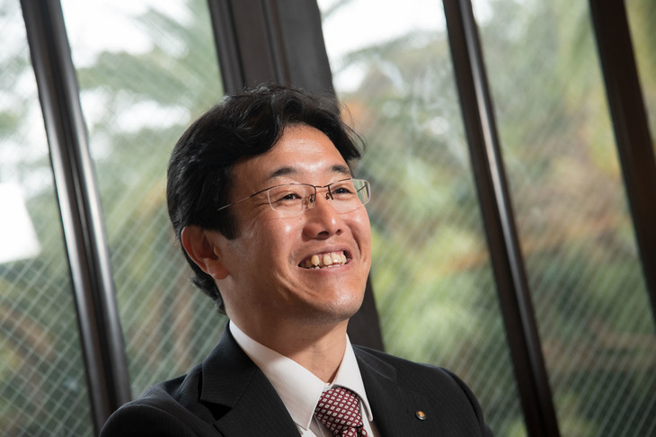 ＜竹中秀昭さんプロフィール＞
	1994年入社。実験解析部および実験部にて、さまざまな車両のNVH開発に従事する。2011年には四輪車全般のトランスミッションに関するNVH性能開発に携わり、2012年より四輪車全般のNVH性能開発業務の取りまとめを担当。2016年からチーフエンジニアとして新型「ハスラー」「ワゴンR」「ラパン」の開発を取りまとめている。
	 