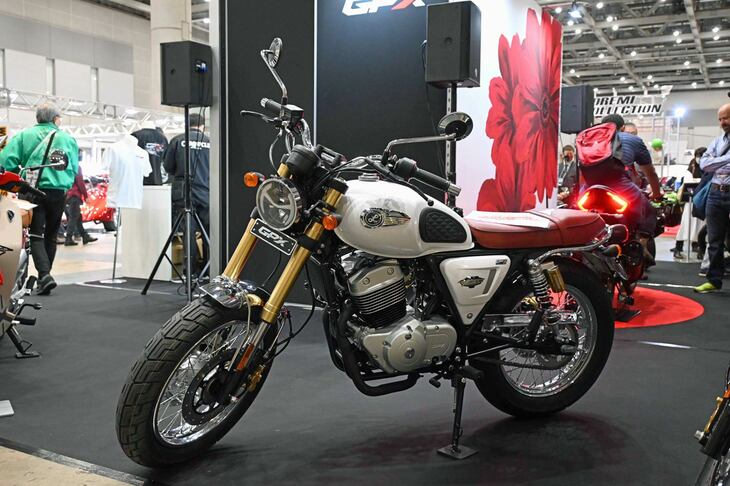 GPXレジェンド250ツイン