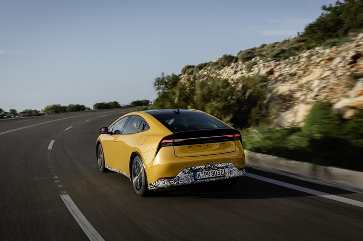 今回の試乗車はプロトタイプであったため、バンパーの下方などにはカムフラージュ柄が残されていた。