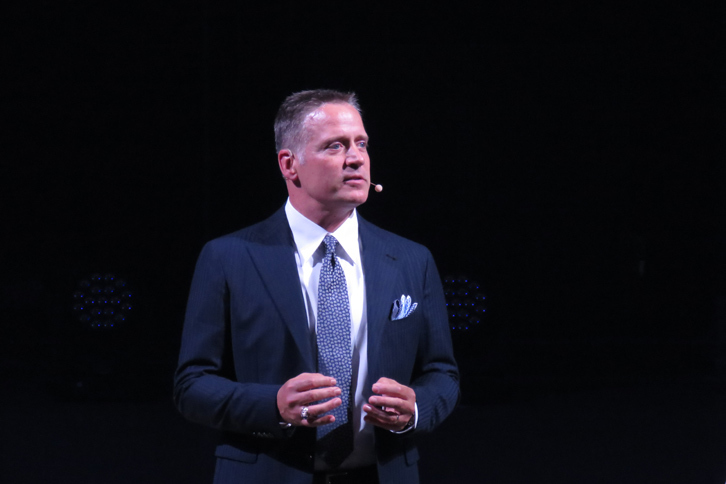 新型「NSX」の開発責任者であるホンダR＆Dアメリカのテッド・クラウスLPL（ラージ・プロジェクト・リーダー）。日米合同チームで開発を始めるにあたり、まずは初代NSXの開発者やオーナーらと会い、「NSXらしさとはなにか」を考えたという。