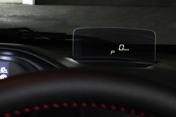 軽自動車としてはこれが初となるヘッドアップティスプレイの採用も、新型「ワゴンR」のトピックとなっている。