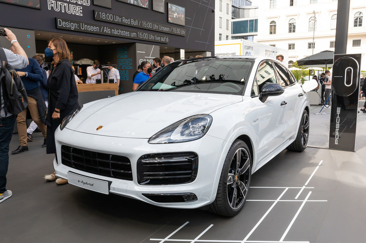 ポルシェ・カイエンEハイブリッド クーペ（エクステリア）