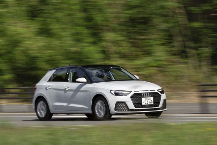 予防安全装備で標準装備となるのは衝突被害軽減ブレーキの「アウディプレセンスフロント」のみとなっている。