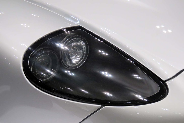 アストンマーティンV12ヴァンキッシュ（2004年）／MOTOR Logic Company