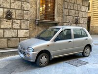 この「スバルM80」は2021年にシエナ旧市街で撮影。街なかでの足として、いまだ便利に活用しているユーザーがいる。